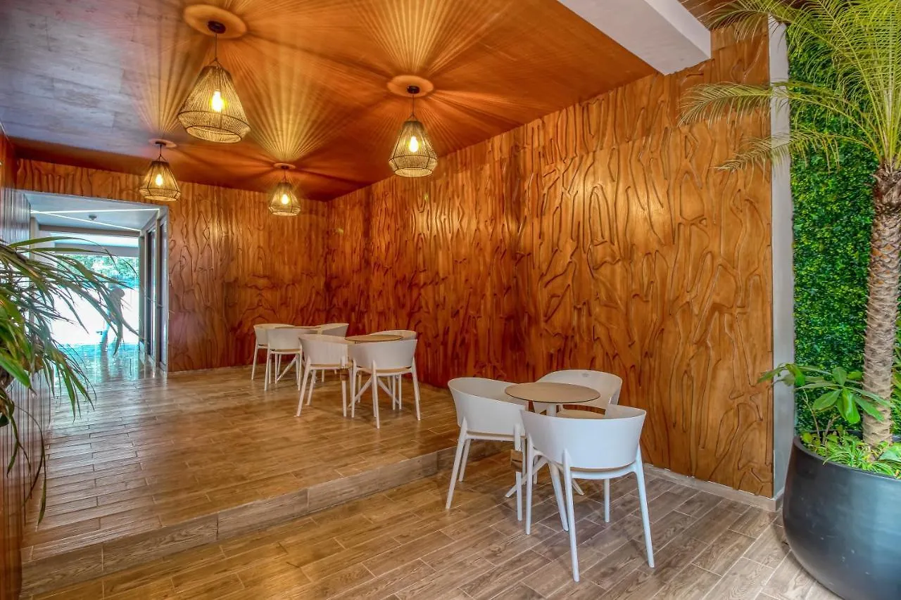 فندق Menesse 102 At Av Coba تولوم